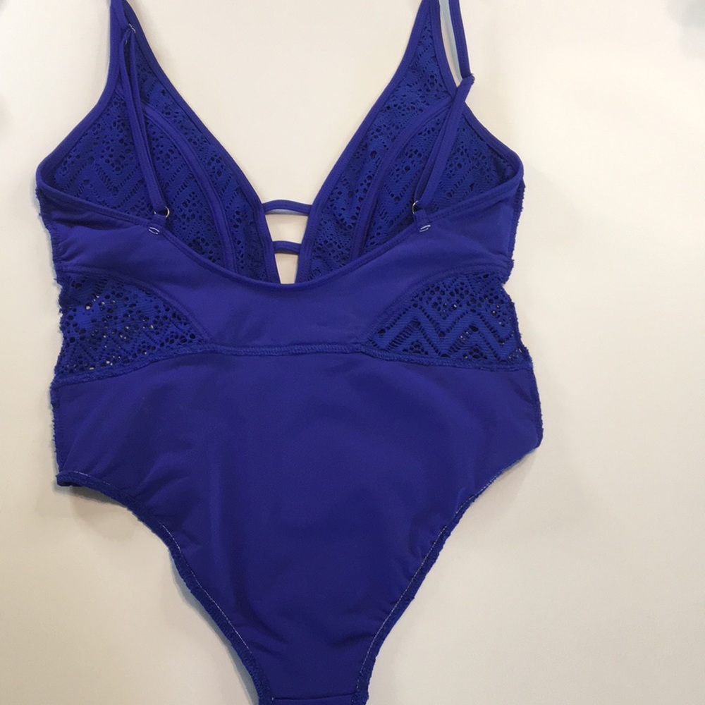 Bathing suit - Picture 9 of 16